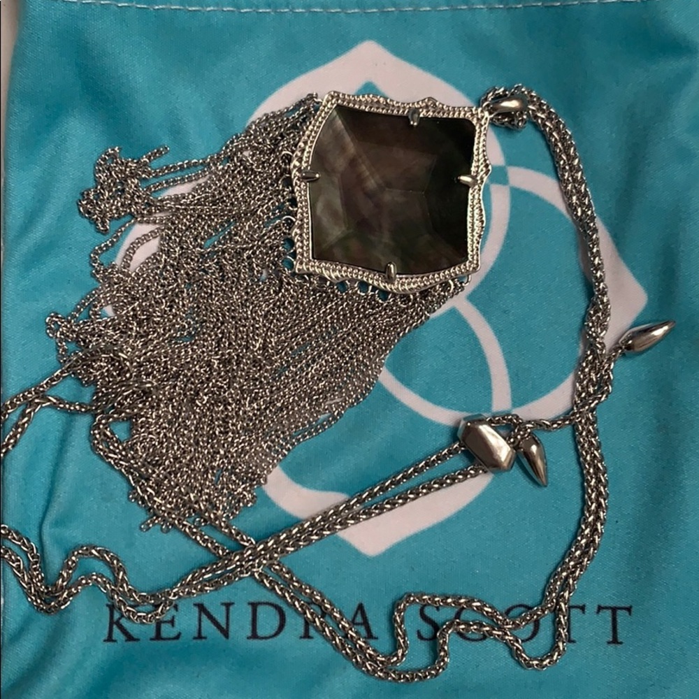 Kendra Scott necklace